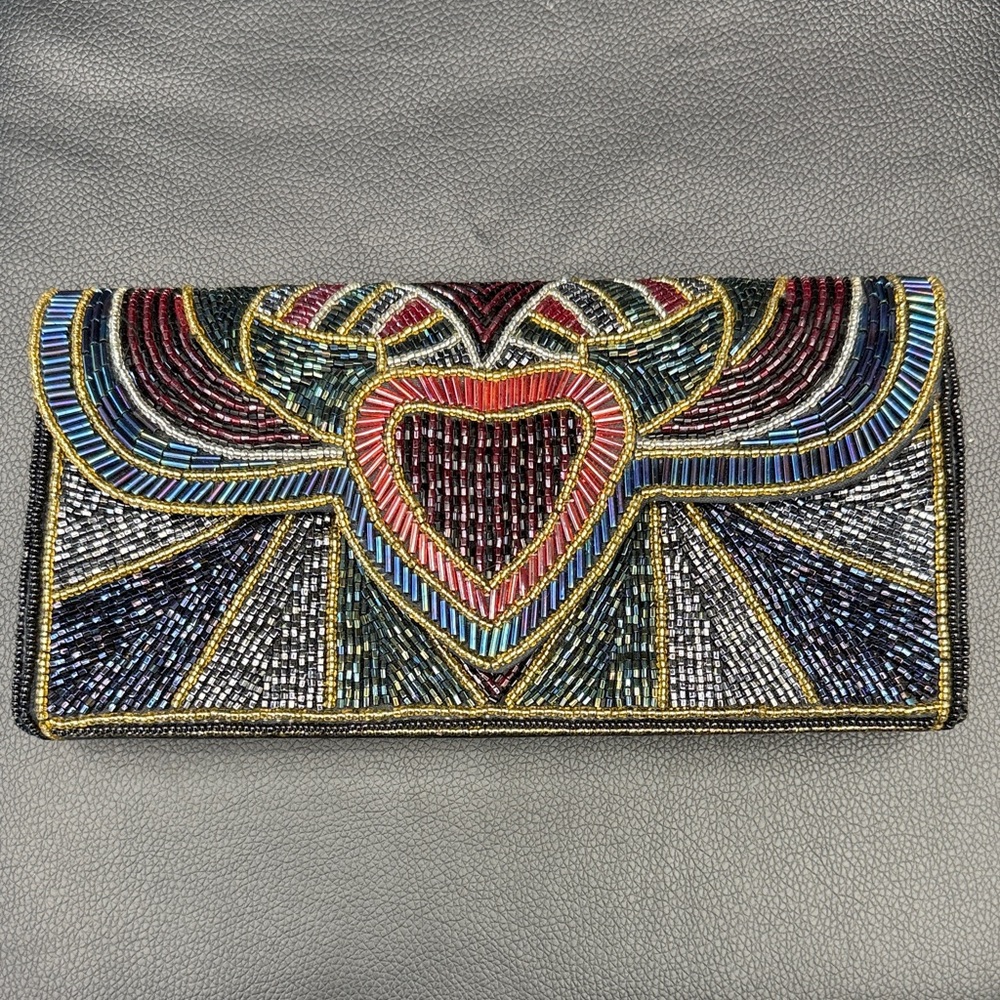 Beaded Heart Clutch - Multicolor